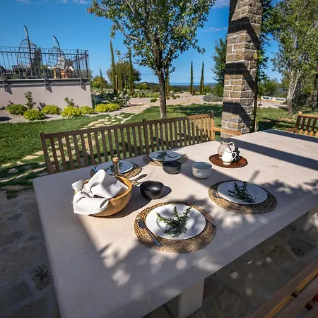 Βίλα Paradiso Distria With And Heated Pool