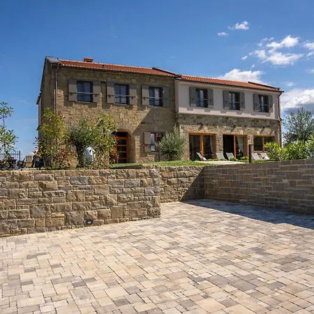 Paradiso Distria With And Heated Pool Βίλα Kucibreg