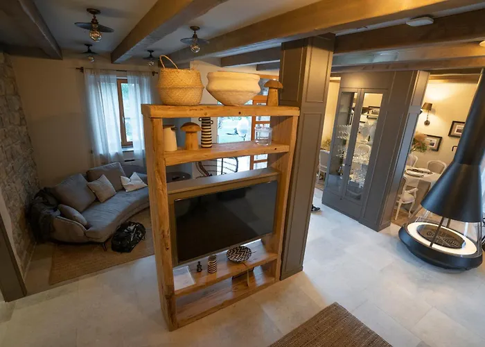 Paradiso Distria With And Heated Pool 빌라 Kucibreg