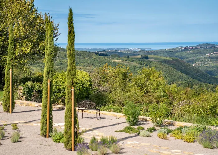 Paradiso Distria With And Heated Pool *