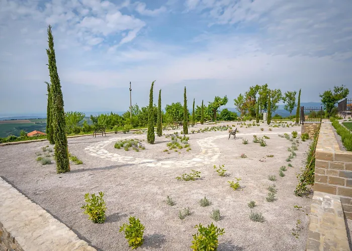 Paradiso Distria With And Heated Pool