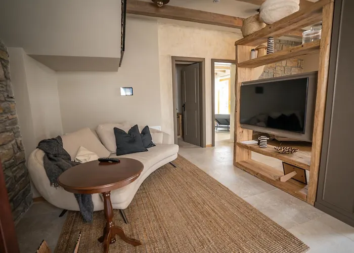 Paradiso Distria With And Heated Pool 빌라 *