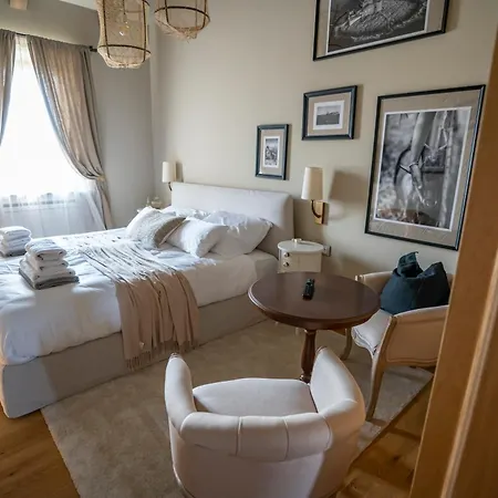 Paradiso Distria With And Heated Pool *