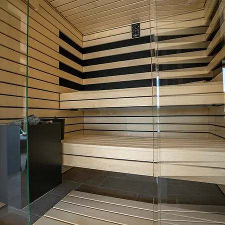 Вилла Paradiso Distria With And Heated Pool Kucibreg