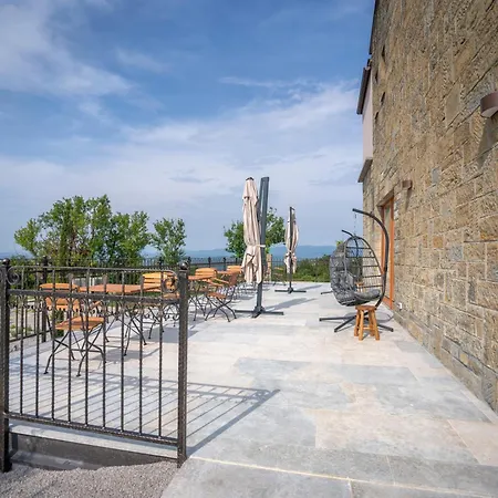 Paradiso Distria With And Heated Pool 别墅