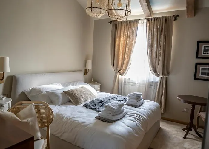 Villa Paradiso Distria With And Heated Pool