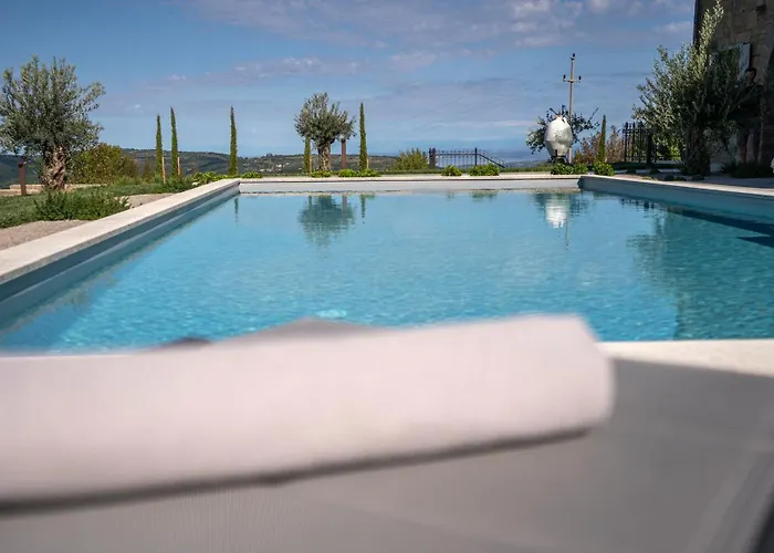 Villa Paradiso Distria With And Heated Pool *
